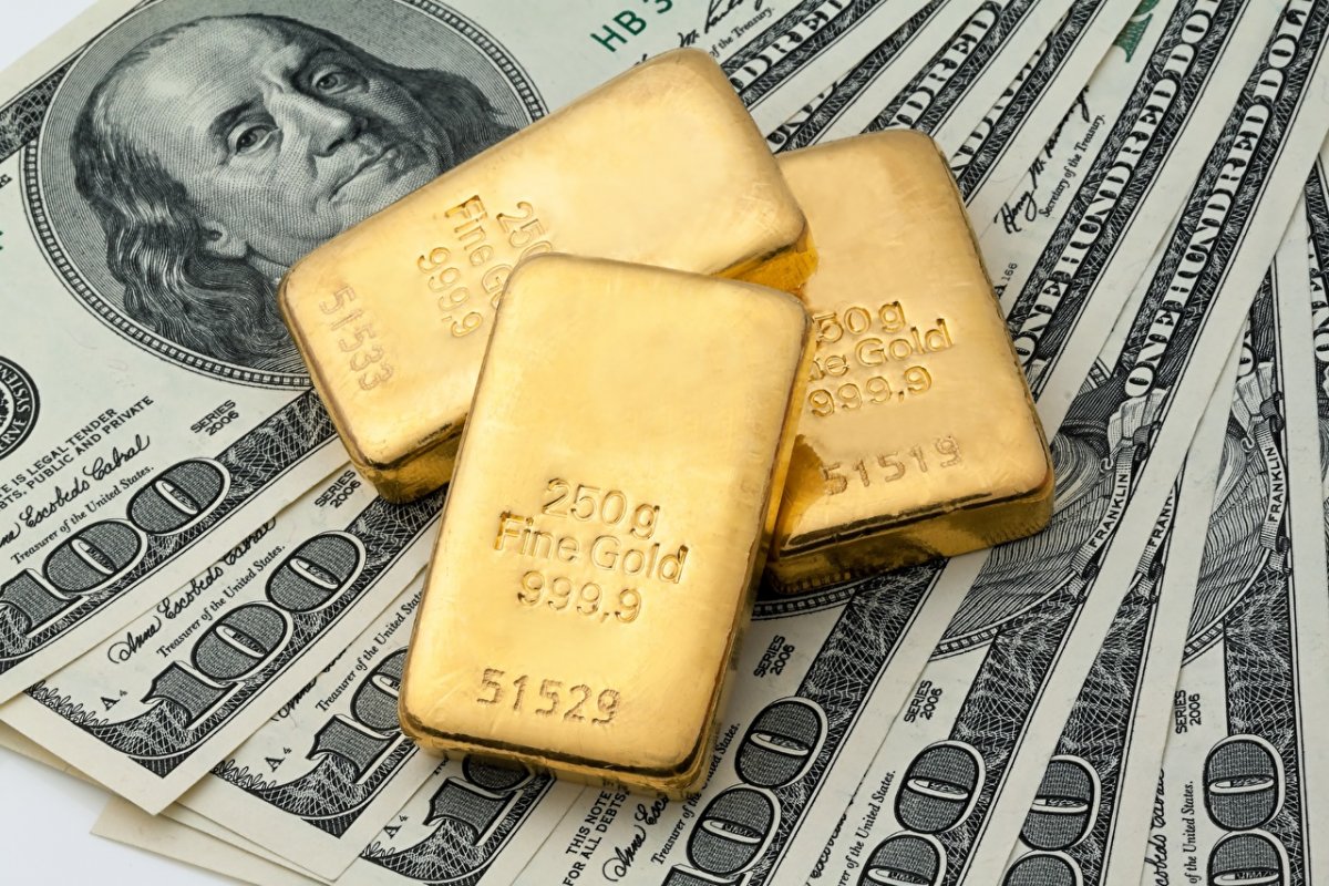 Золото и доллары